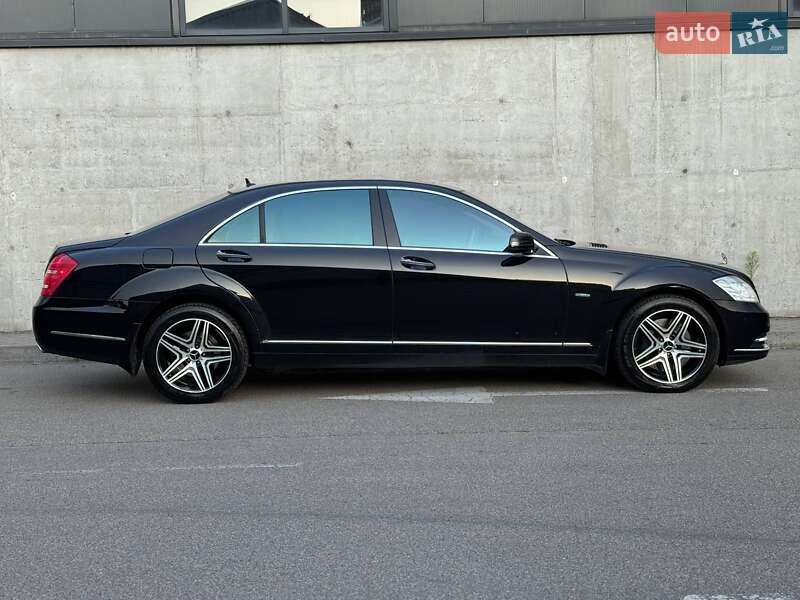 Mercedes-Benz S-Class 2011 Mercedes-Benz S-Class 2011