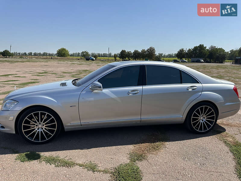 Седан Mercedes-Benz S-Class 2011 в Кропивницком