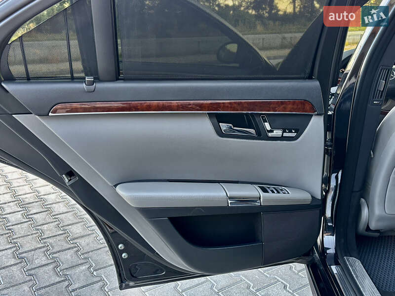 Седан Mercedes-Benz S-Class 2005 в Тернополе