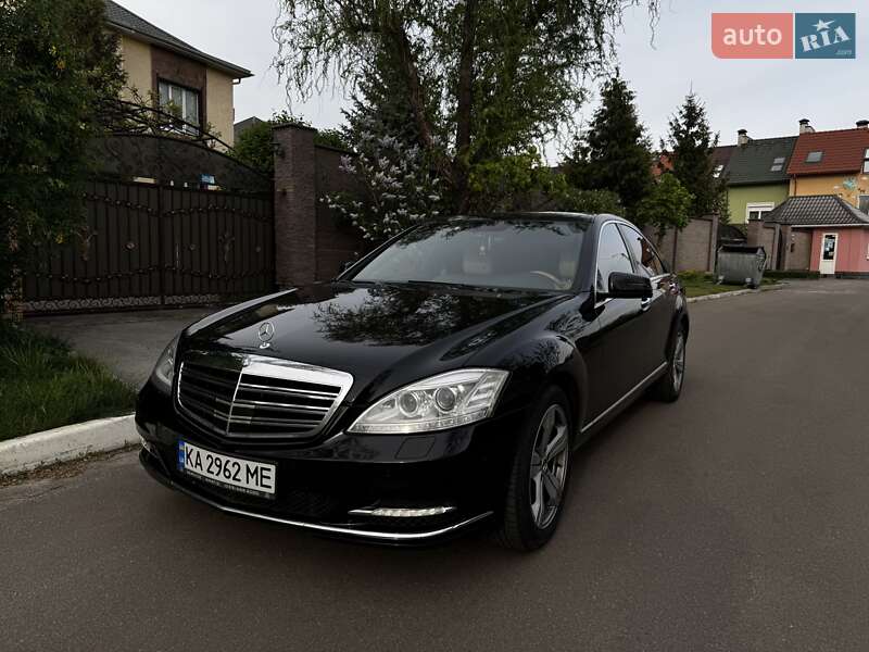 Mercedes-Benz S-Class 2005