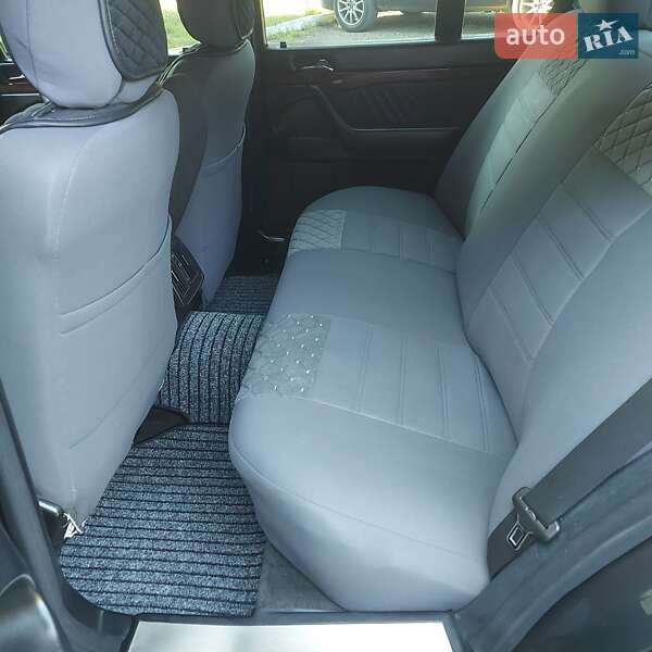 Седан Mercedes-Benz S-Class 1996 в Чернівцях