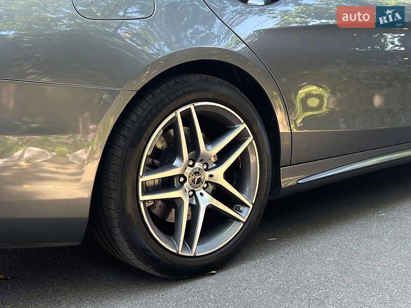 Седан Mercedes-Benz S-Class 2018 в Києві