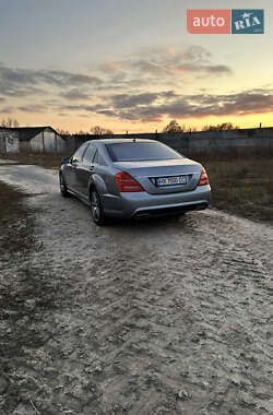 Седан Mercedes-Benz S-Class 2012 в 