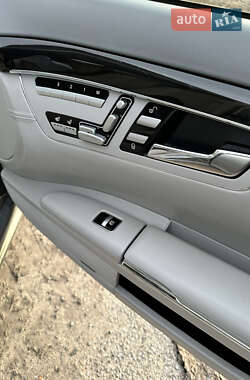Седан Mercedes-Benz S-Class 2012 в 