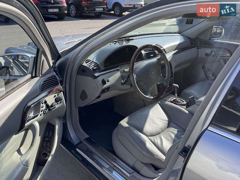 Седан Mercedes-Benz S-Class 2004 в Чернівцях