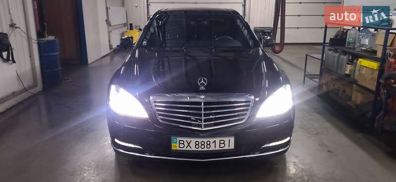 Седан Mercedes-Benz S-Class 2012 в 