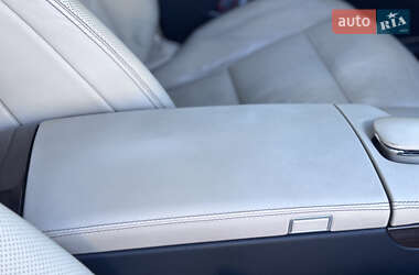 Седан Mercedes-Benz S-Class 2011 в 