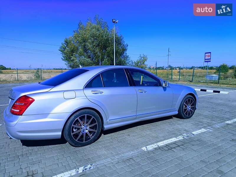 Mercedes-Benz S-Class 2008