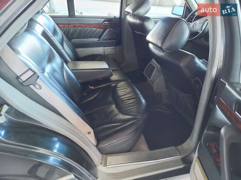 Седан Mercedes-Benz S-Class 1993 в Ровно