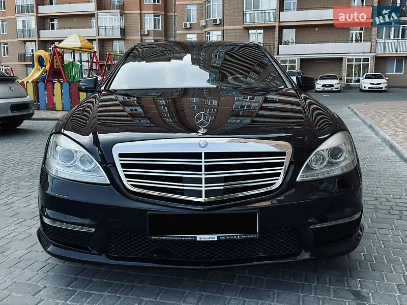 Mercedes-Benz S-Class