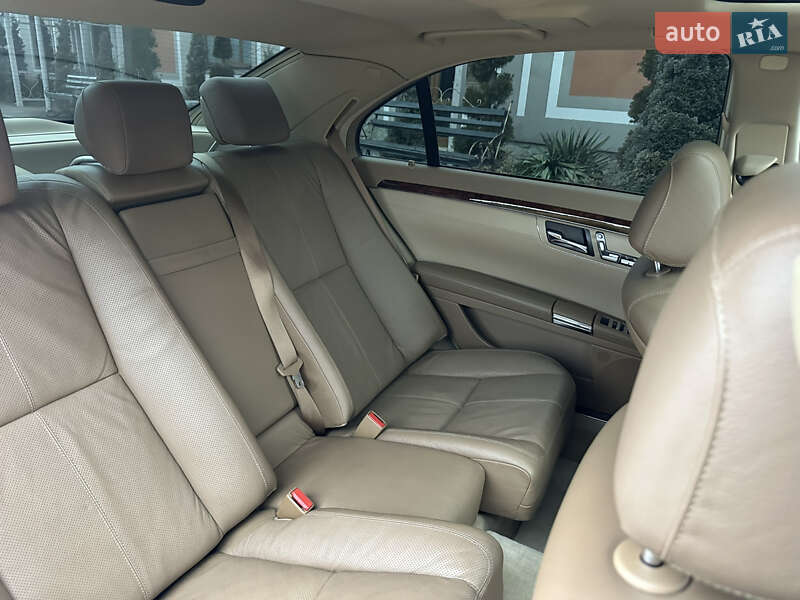 Седан Mercedes-Benz S-Class 2006 в Львове
