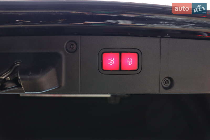 Седан Mercedes-Benz S-Class 2012 в Львові