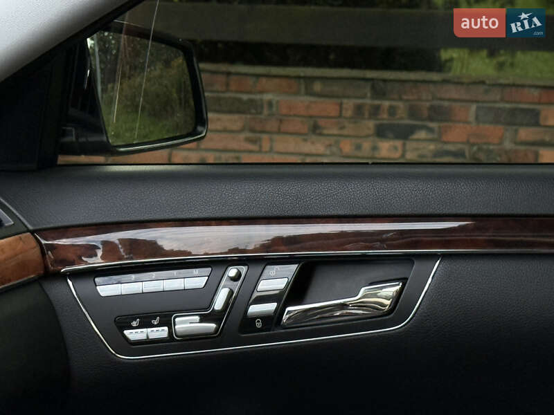 Седан Mercedes-Benz S-Class 2006 в Луцке