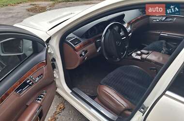 Седан Mercedes-Benz S-Class 2009 в 