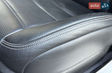 Седан Mercedes-Benz S-Class 2012 в 