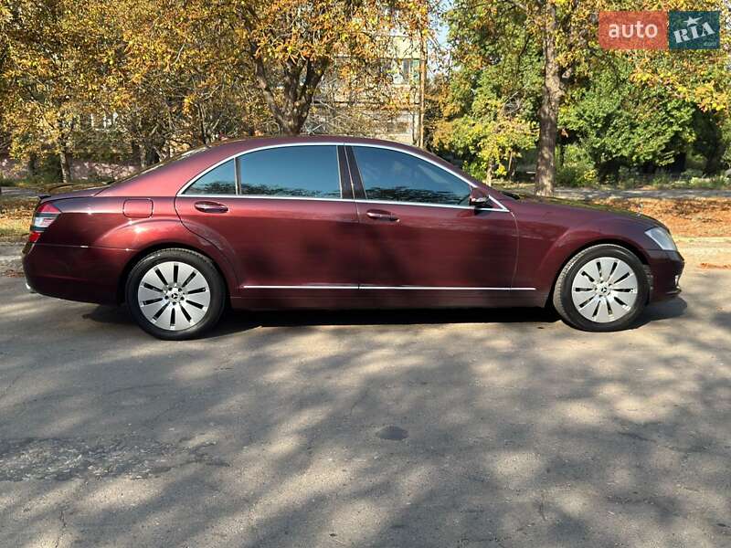 Седан Mercedes-Benz S-Class 2005 в Краматорську