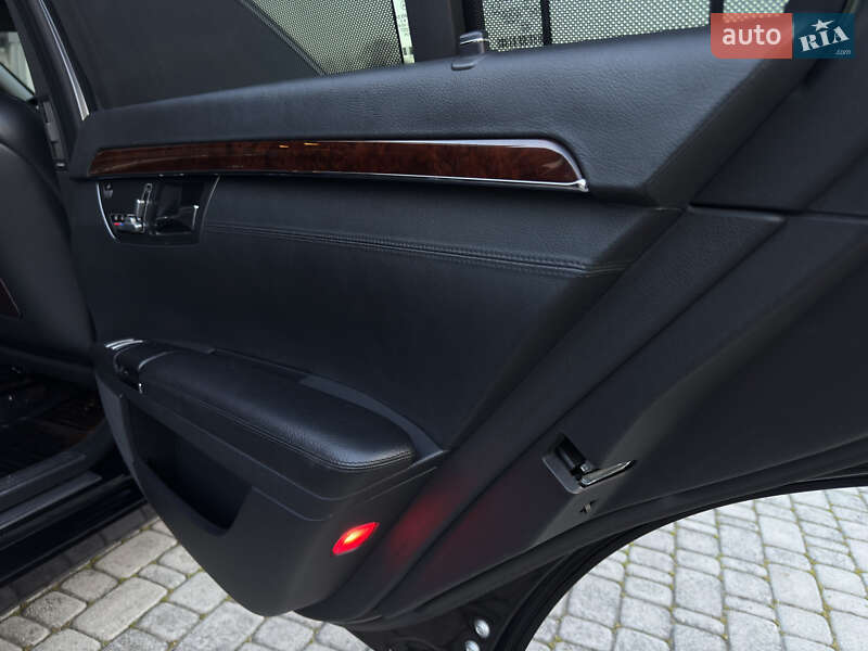 Седан Mercedes-Benz S-Class 2006 в Черновцах