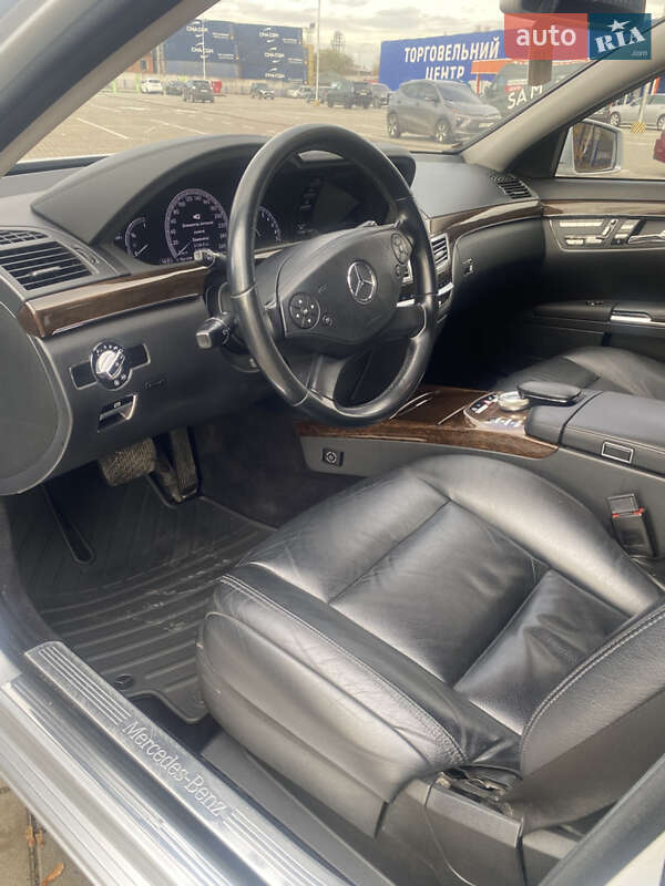 Седан Mercedes-Benz S-Class 2010 в Тернополі
