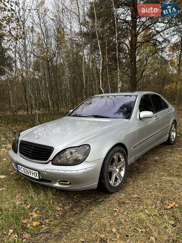 Mercedes-Benz S-Class 1999