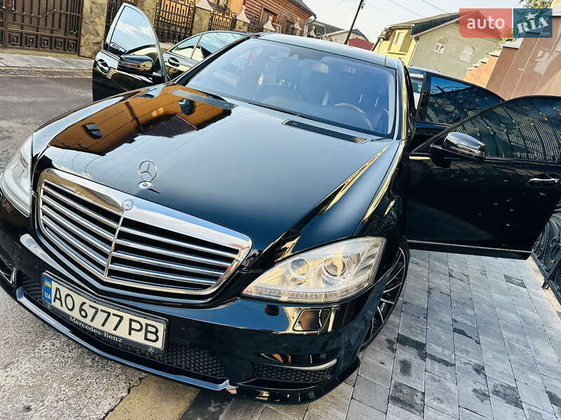 Седан Mercedes-Benz S-Class 2008 в Тячеве