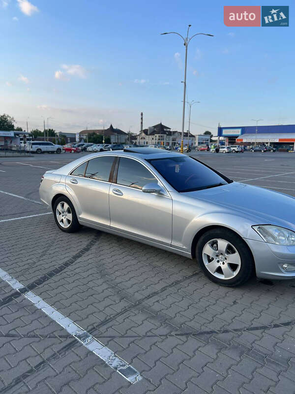 Седан Mercedes-Benz S-Class 2006 в Черновцах