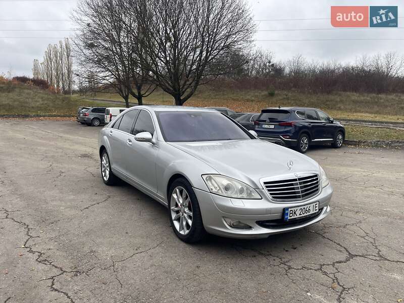 Седан Mercedes-Benz S-Class 2007 в Рівному