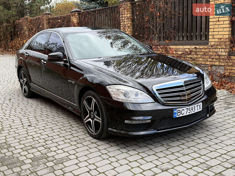 Mercedes-Benz S-Class 2011