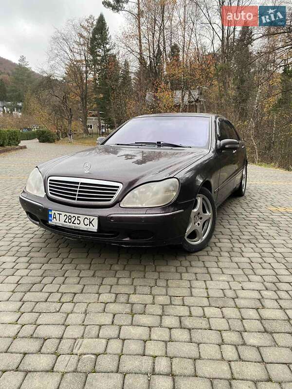 Седан Mercedes-Benz S-Class 2000 в Косове
