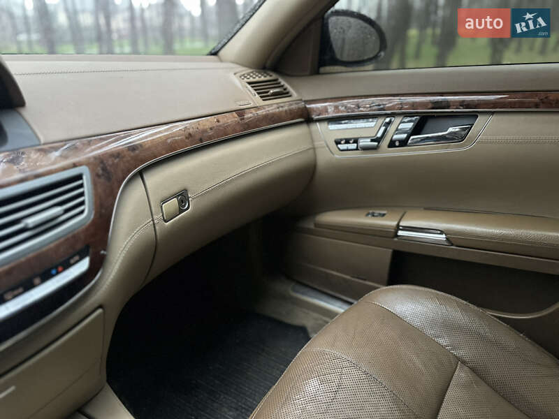 Седан Mercedes-Benz S-Class 2005 в Києві