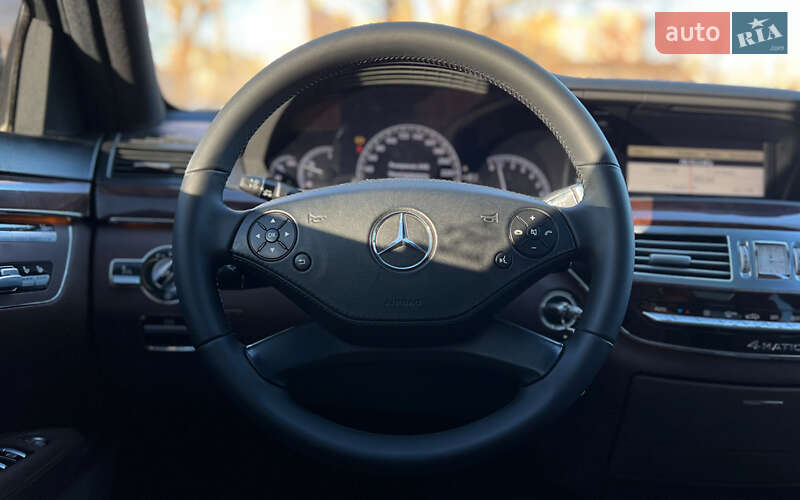 Седан Mercedes-Benz S-Class 2010 в Львове