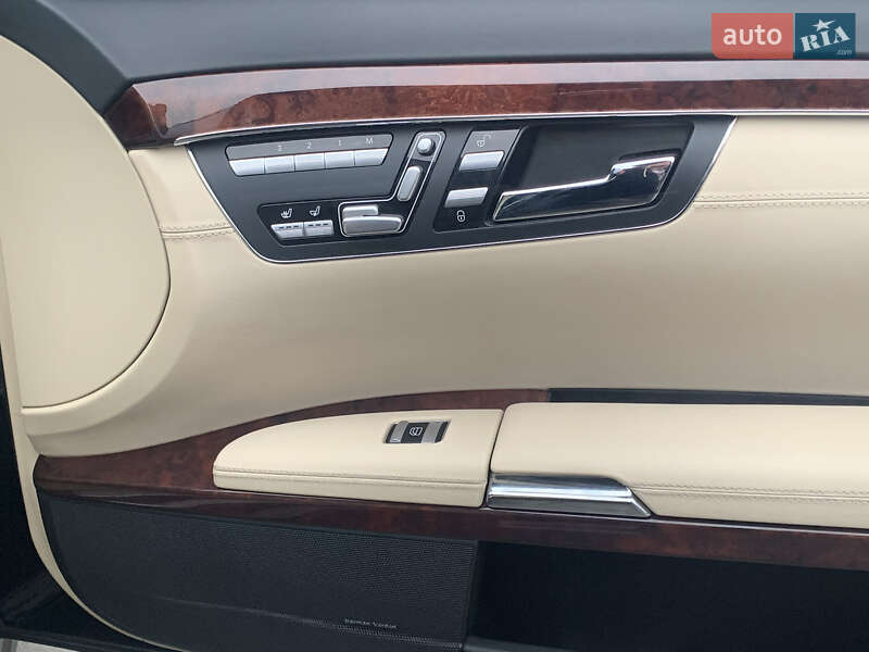 Седан Mercedes-Benz S-Class 2007 в Умані