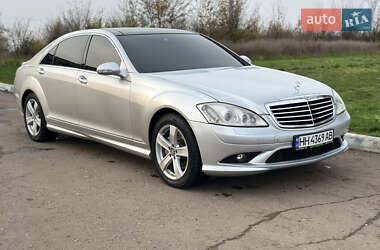Седан Mercedes-Benz S-Class 2008 в Южному