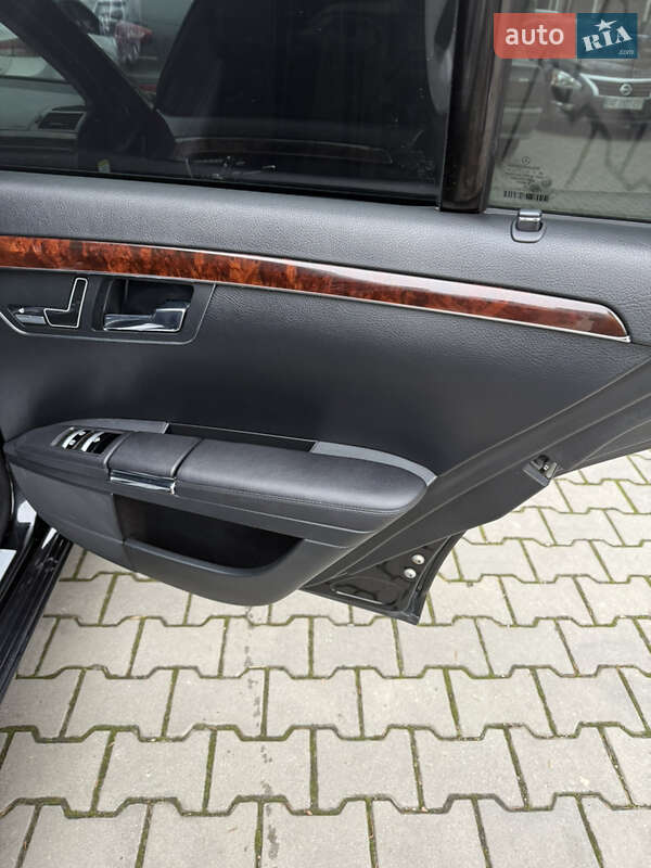 Седан Mercedes-Benz S-Class 2009 в Черновцах