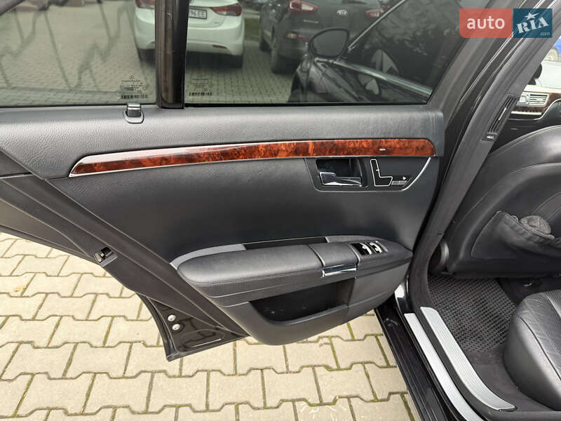 Седан Mercedes-Benz S-Class 2009 в Черновцах