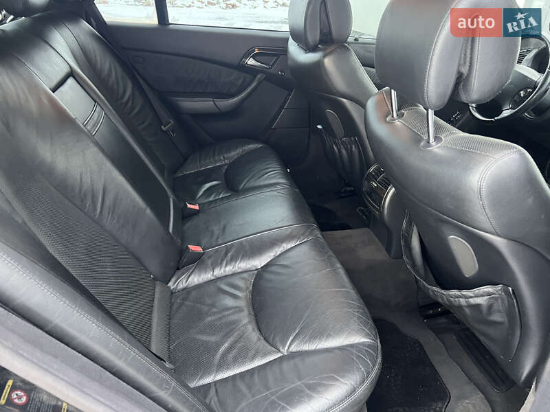 Седан Mercedes-Benz S-Class 2003 в Стрию