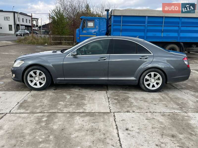Седан Mercedes-Benz S-Class 2008 в Рахове
