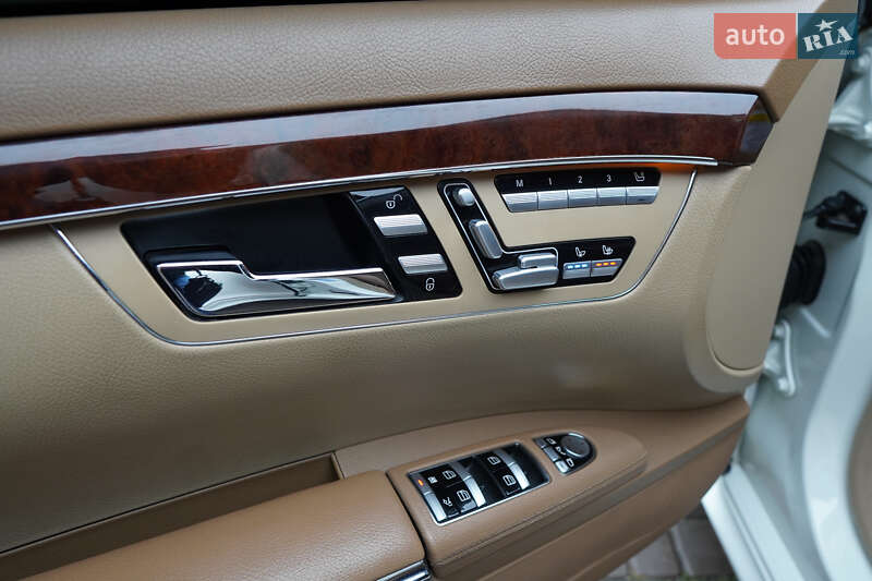 Седан Mercedes-Benz S-Class 2008 в Теофіполі