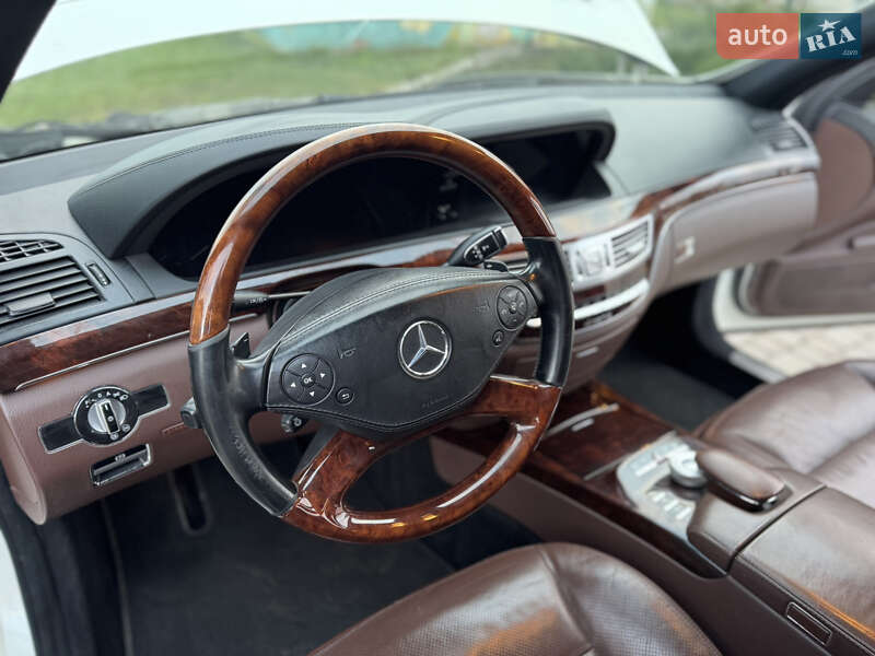 Седан Mercedes-Benz S-Class 2010 в Павлограді