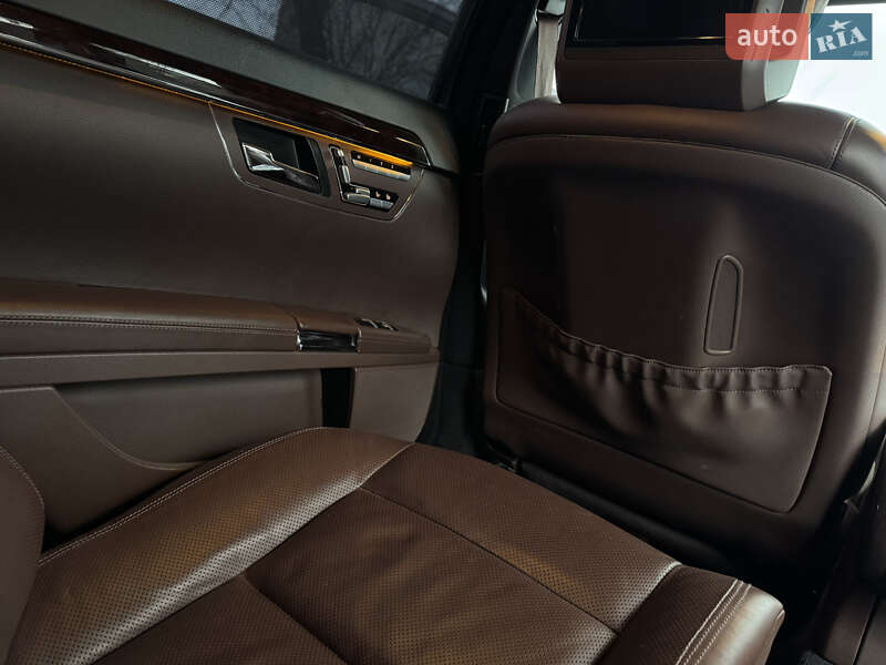 Седан Mercedes-Benz S-Class 2010 в Павлограді