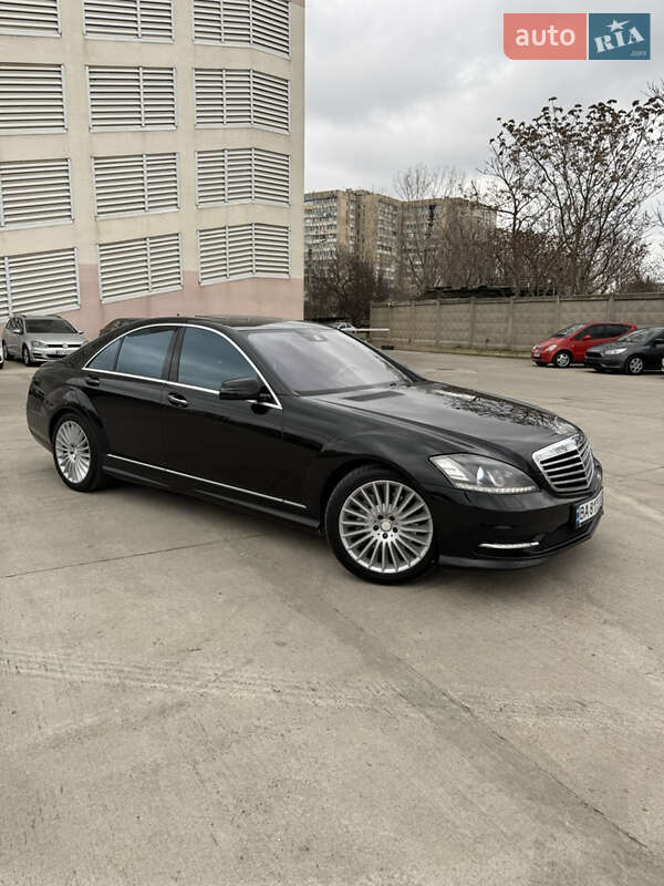 Седан Mercedes-Benz S-Class 2010 в Одесі