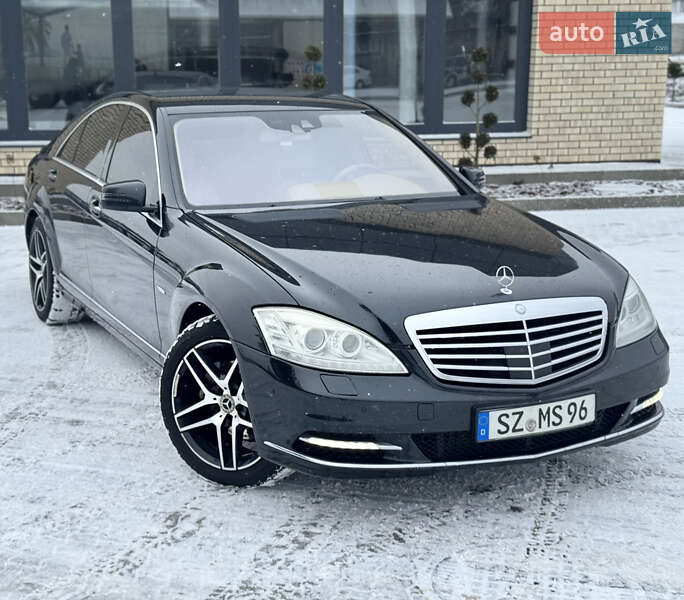 Седан Mercedes-Benz S-Class 2011 в Сарнах