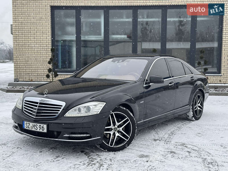 Седан Mercedes-Benz S-Class 2011 в Сарнах