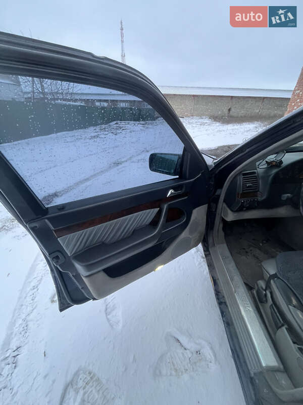 Седан Mercedes-Benz S-Class 1995 в Миргороде