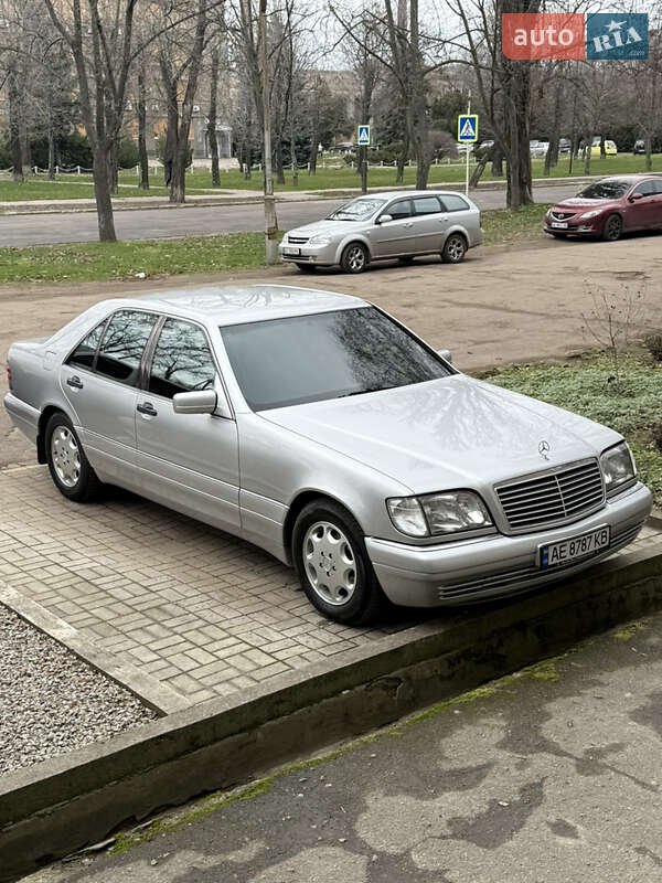 Mercedes-Benz S-Class 1995