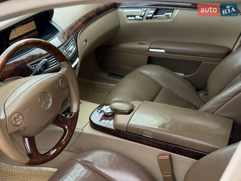 Седан Mercedes-Benz S-Class 2009 в Ужгороді