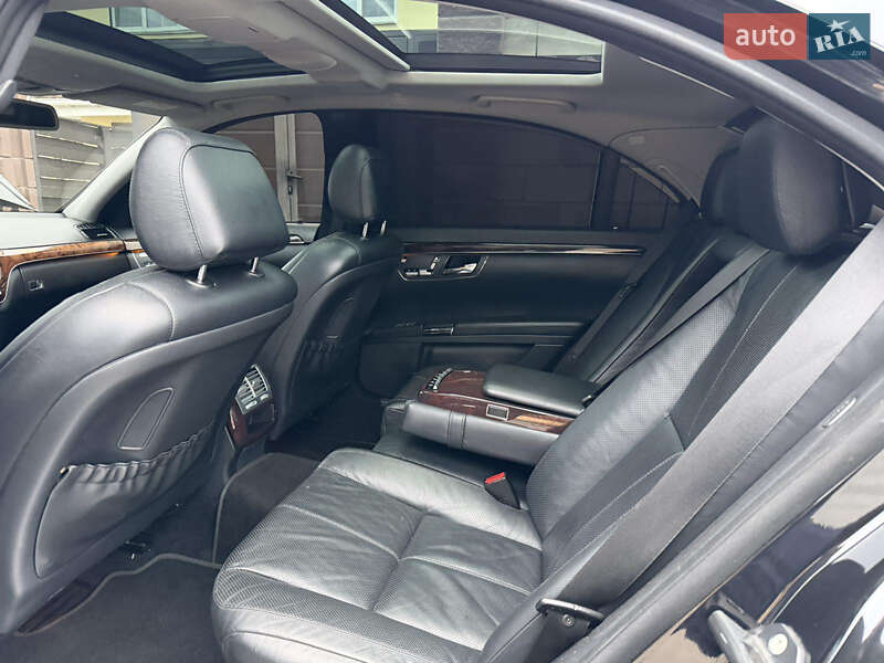 Седан Mercedes-Benz S-Class 2006 в Черноморске