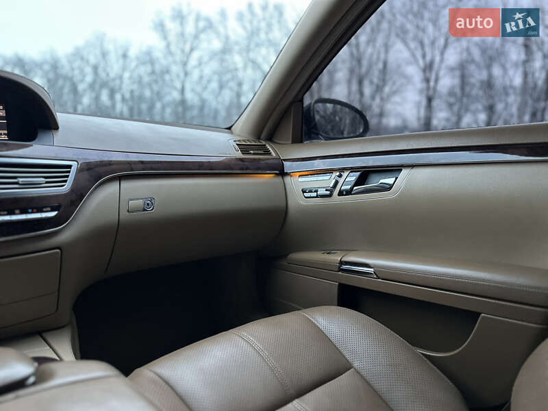 Седан Mercedes-Benz S-Class 2008 в Умані