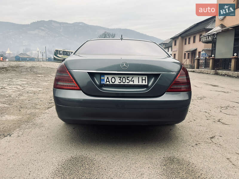 Седан Mercedes-Benz S-Class 2008 в Рахові
