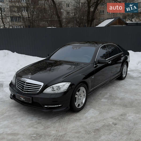 Mercedes-Benz S-Class 2011