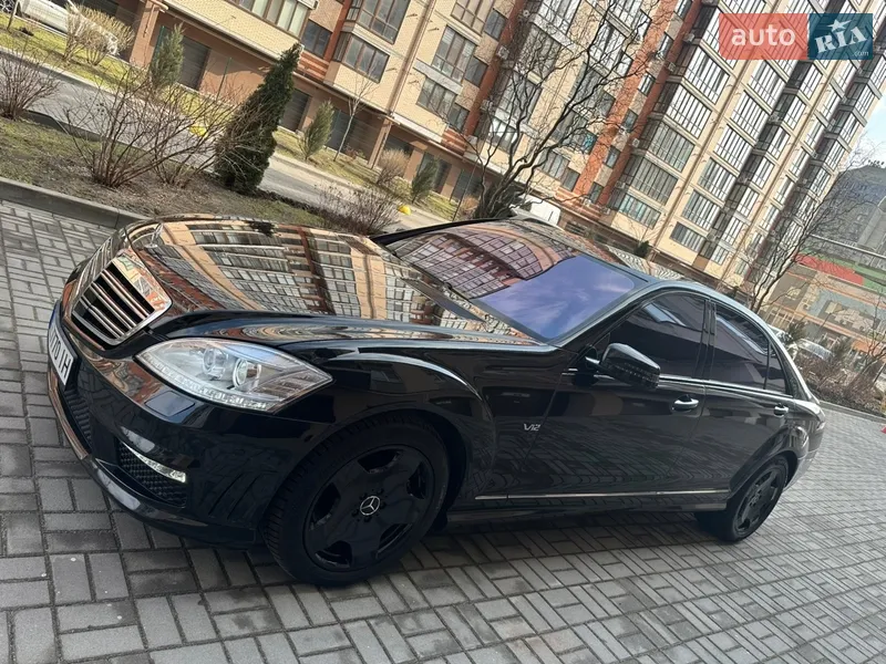 Mercedes-Benz S-Class